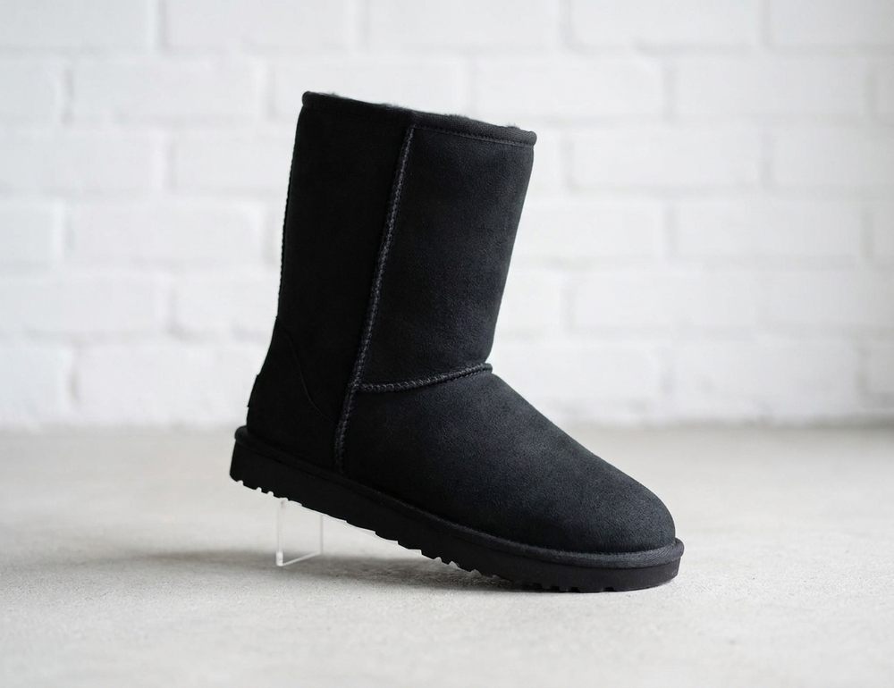 NEW UGG women's classic short ii boot in black
